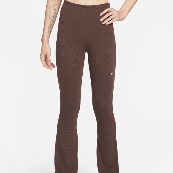 Nike Sportswear Chill Knit Women's Tight Mini-Rib Flared Leggings - Size Medium - Picture 1 of 7